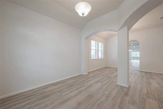 Building Photo - 988 Arbor Crossing