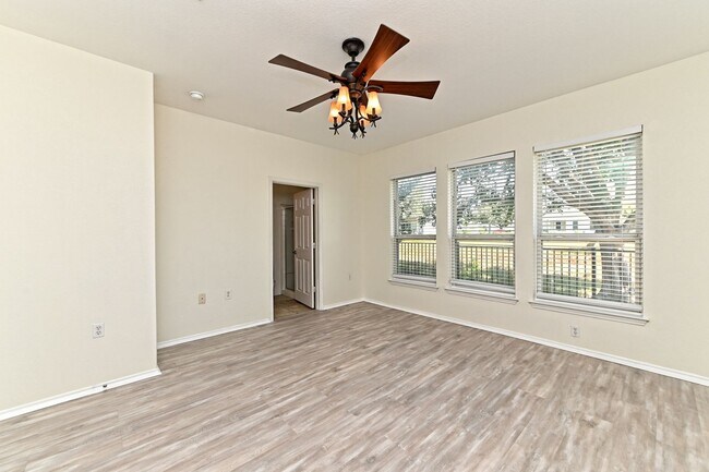 Building Photo - 111 Nassau Cir