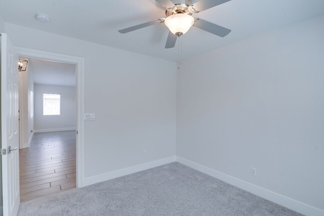 Building Photo - SINGLE STORY 4 BEDROOM IN GATED COMMUNITY