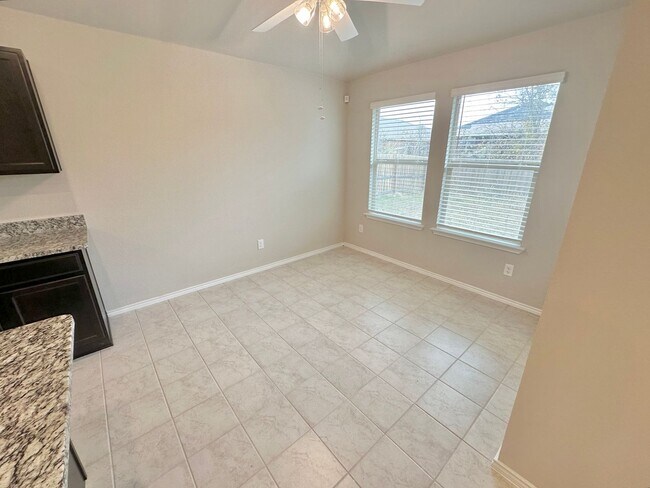 Building Photo - AVAILABLE NOW!