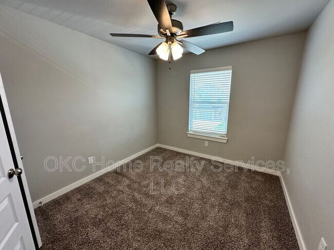 Building Photo - 8925 NW 109th Terrace