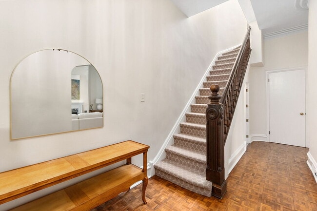 Building Photo - 2112 N Dayton St