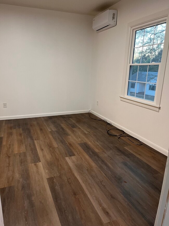 Entry/Living Room - 163B Campbell St