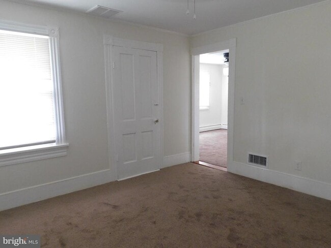 Building Photo - 13142 Lord Fairfax Hwy
