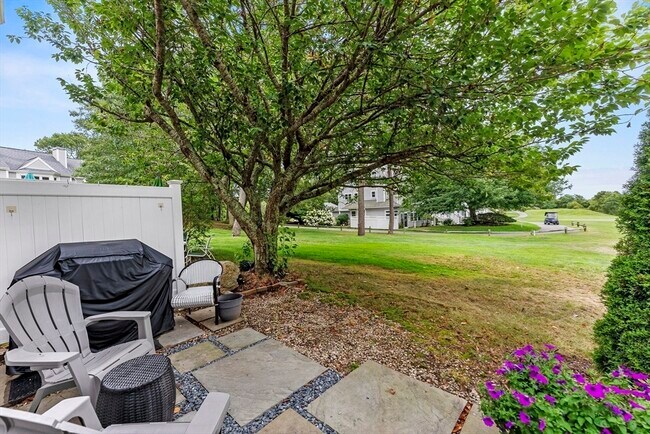 Building Photo - 18 Westcliff Dr