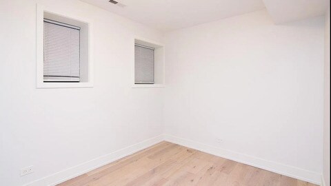 Building Photo - 1336 W Bryn Mawr Ave