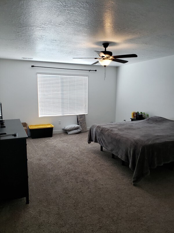 Building Photo - 463 S Fox Chase Ln
