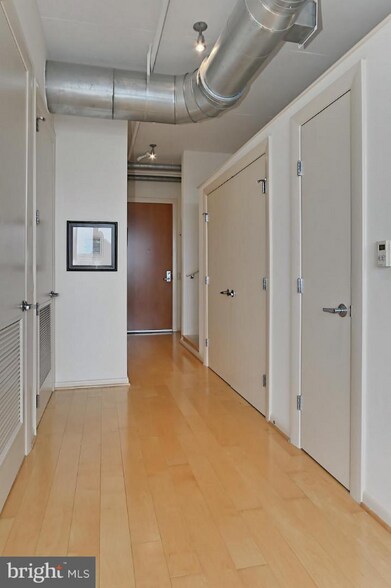 Building Photo - 811 4th St NW