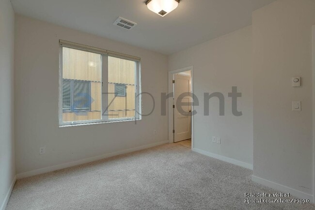 Building Photo - 3300 NE 65th St
