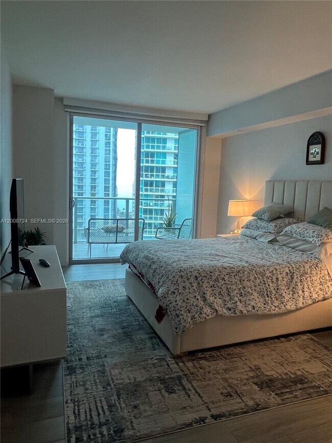 Building Photo - 1100 S Miami Ave