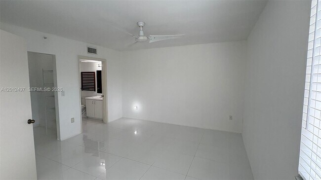Building Photo - 9560 Weldon Cir