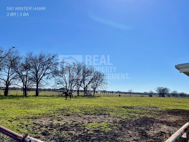 Building Photo - 3 Bedroom, 3 Bathroom Ranch Home with Barn...