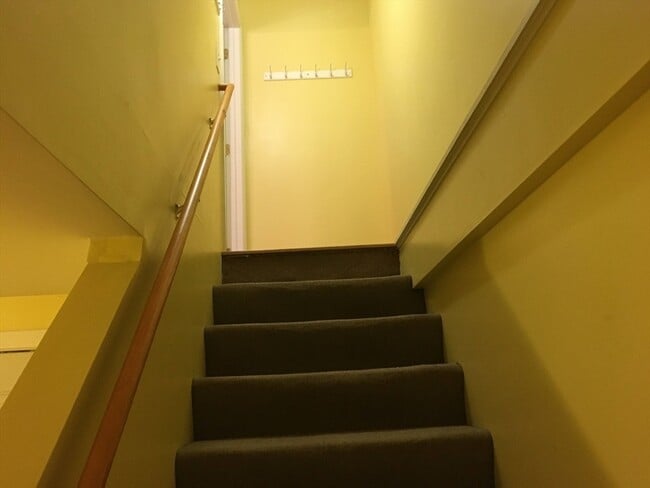 Building Photo - 37 Glen Ave