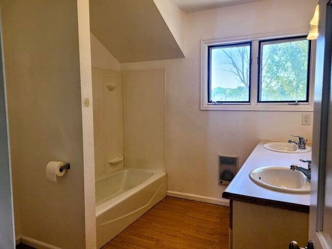 Building Photo - Fresh Air Country Living 4 Bedroom, 2.5 bath