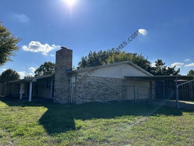 Building Photo - 4513 Freeport Dr