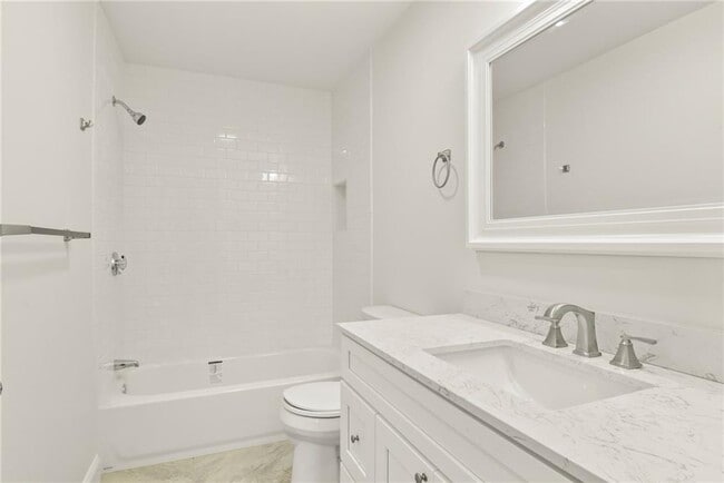 Building Photo - 24 Blackburn St