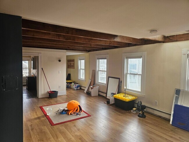 Building Photo - 48 Fourth Street Unit 3