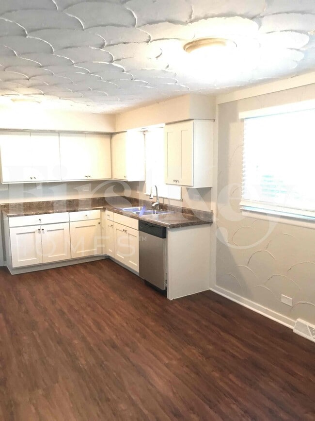 Building Photo - 509 Marie Dr