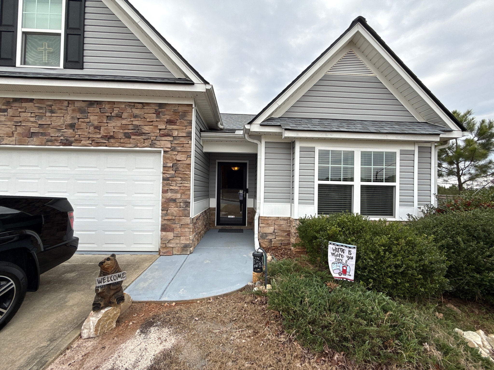 Building Photo - Room in House on Katielee Cove