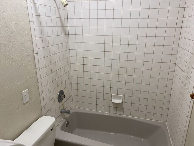 Building Photo - Cozy 1 Bedroom, 1 Bath Apartment