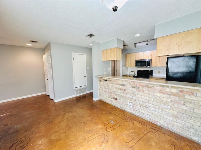 Building Photo - 3428 Willowrun Dr