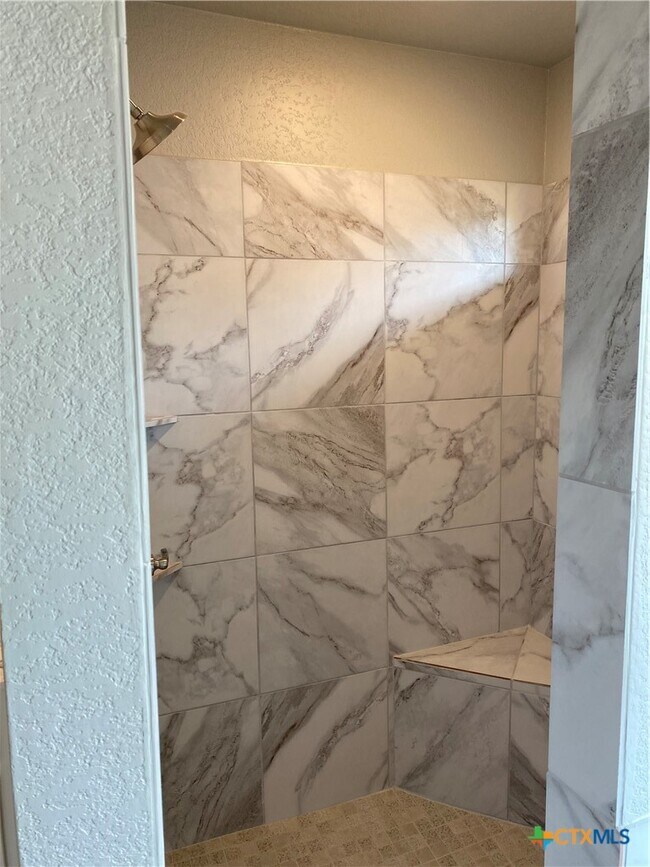 Building Photo - 811 Marlow Cove
