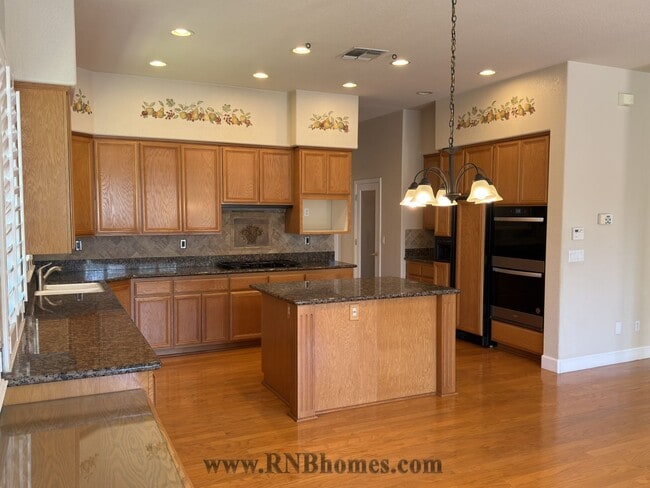 Building Photo - 121 Dunbarton Ct
