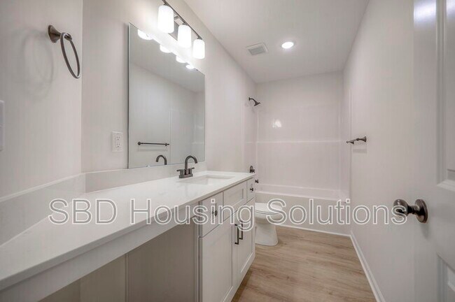 Building Photo - 9001 E 85th Pl