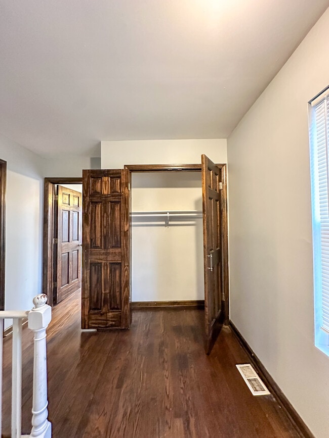 Building Photo - 6058 S Richmond St