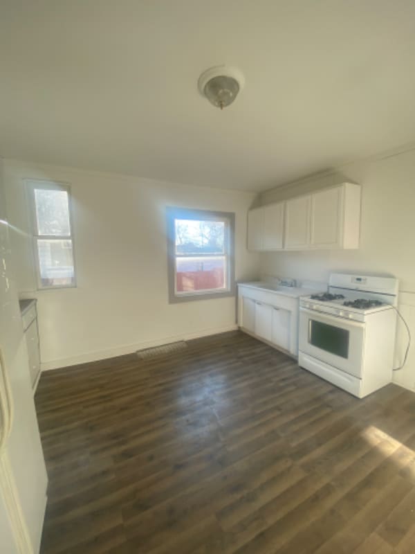 Building Photo - 2249 S Hamilton St