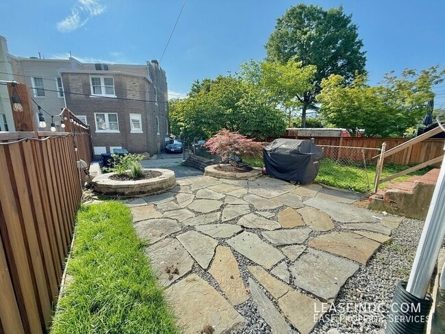 Building Photo - 3815 13th St NW