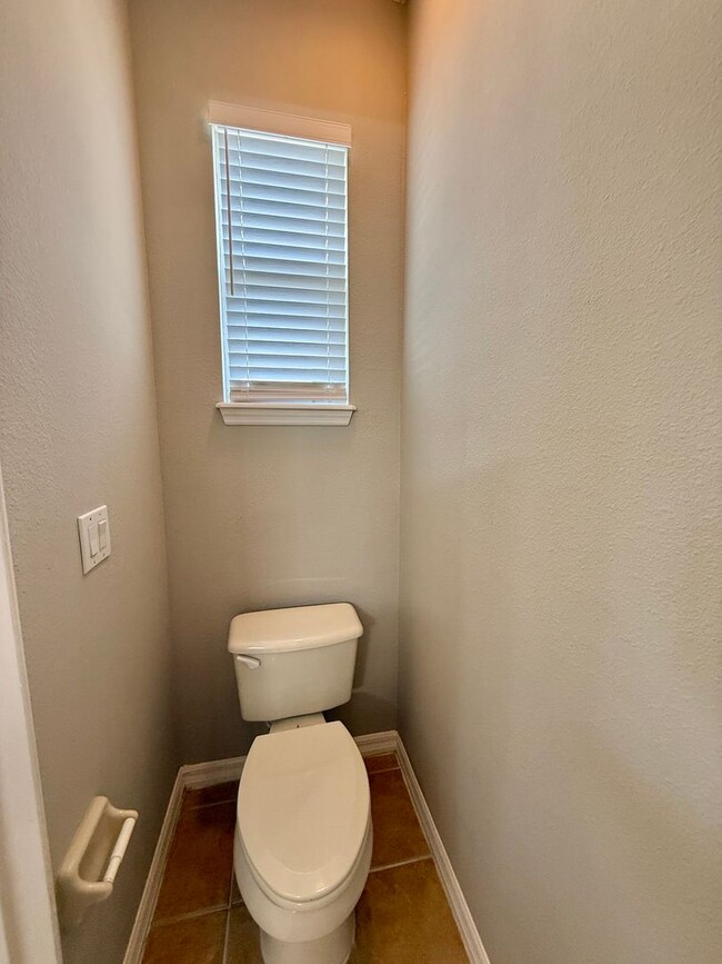 Building Photo - GORGEOUS Two Story 4/3.5 home in sought af...