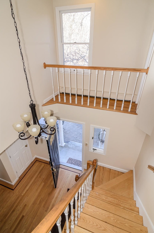 Building Photo - 94 Rice St