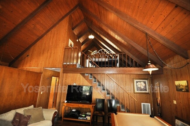 Building Photo - 20415 Pine Mountain Dr