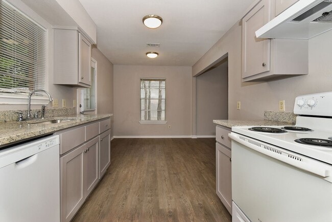 Building Photo - 4008 Templeton St
