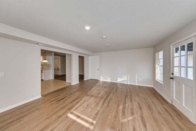 Building Photo - 713 Northbend Dr