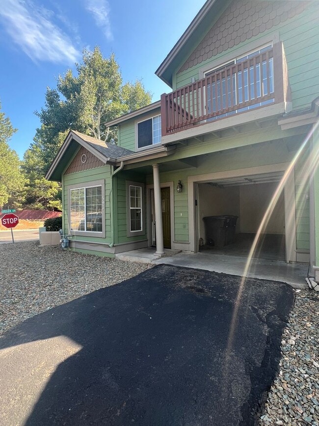 Building Photo - RENT REDUCED: Westside Flagstaff 3 Bed/2.5...