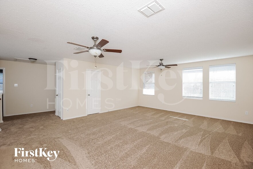 Building Photo - 4004 German Pointer Way