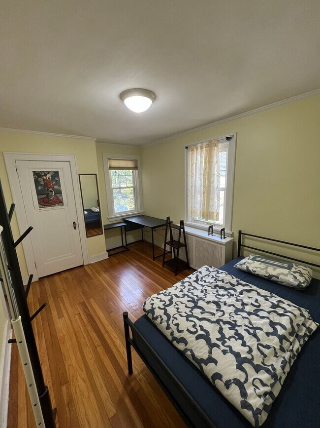 Building Photo - 3 Bedroom Squirrel Hill Home Available Now!