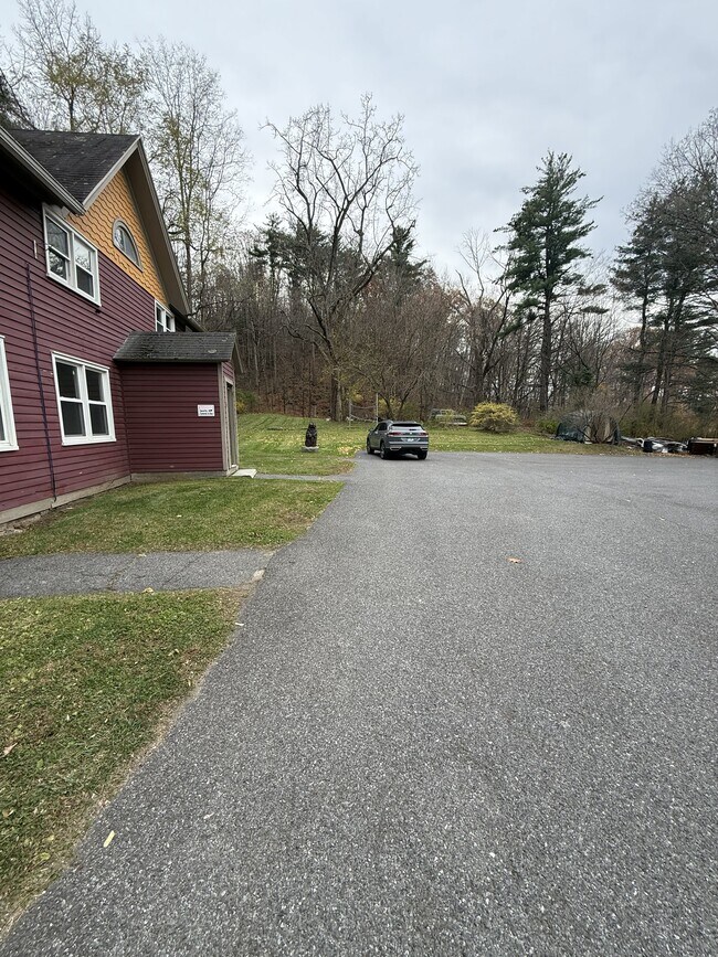 Building Photo - Beckley House