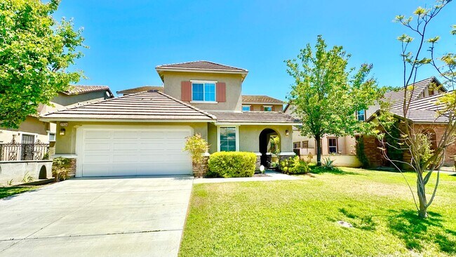 Primary Photo - Wonderful Executive Style Two-Story Home i...