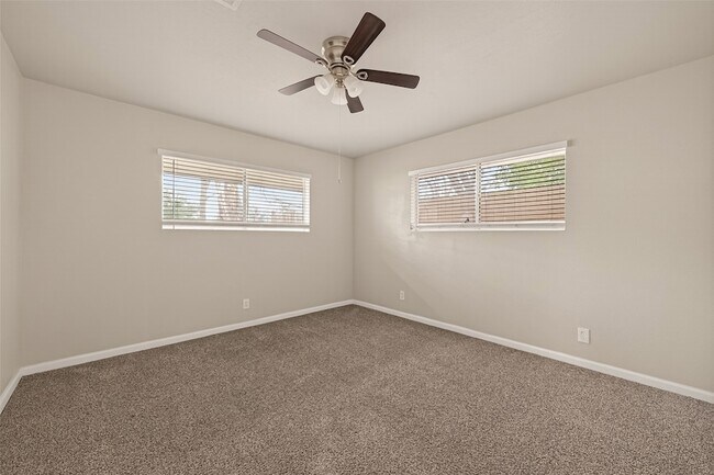 Building Photo - 10 Ferguson St