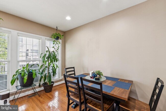 Building Photo - 2205 Greywing St