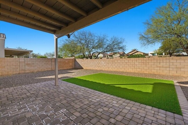 Building Photo - 2301 N Avenida TABICA