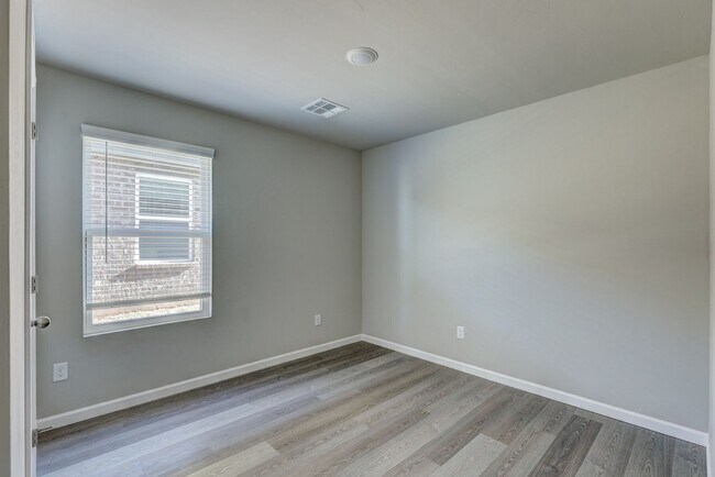 Building Photo - 10508 SW 41st St