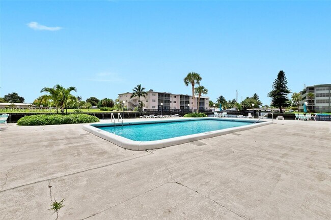 Building Photo - 2771 Taft St