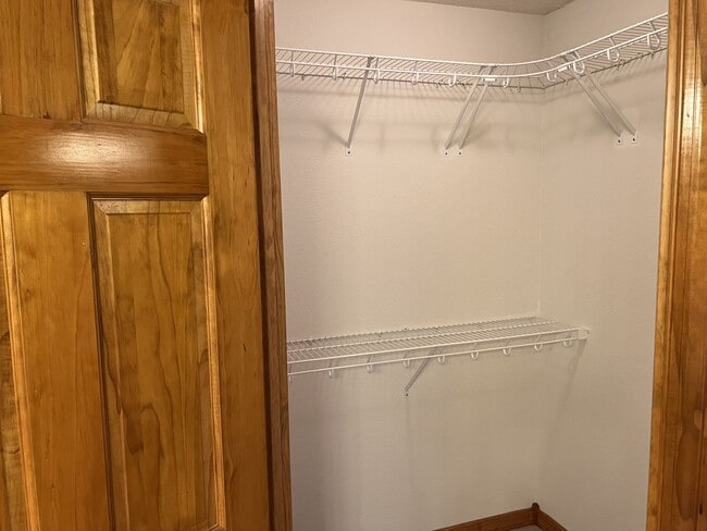 Building Photo - Beautiful Home in Republic! Wont Last!