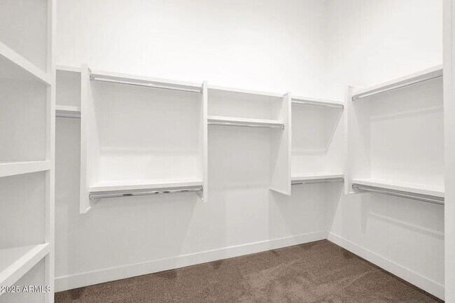 Building Photo - 2648 E Longhorn Ct