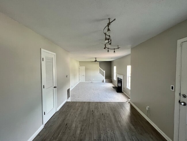 Building Photo - 448 Canoga Ct