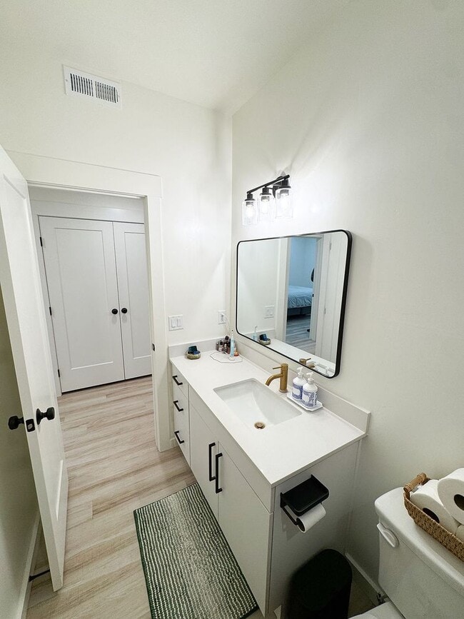 Building Photo - Beautiful Condo For Rent In Rexburg!